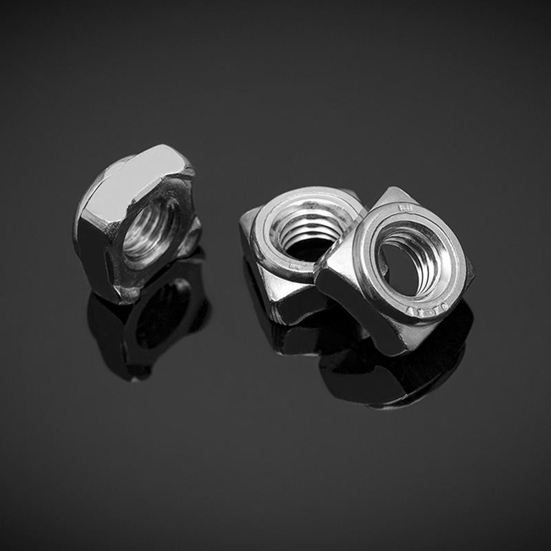 Tuercas soldadas cuadradas de acero inoxidable DIN 928